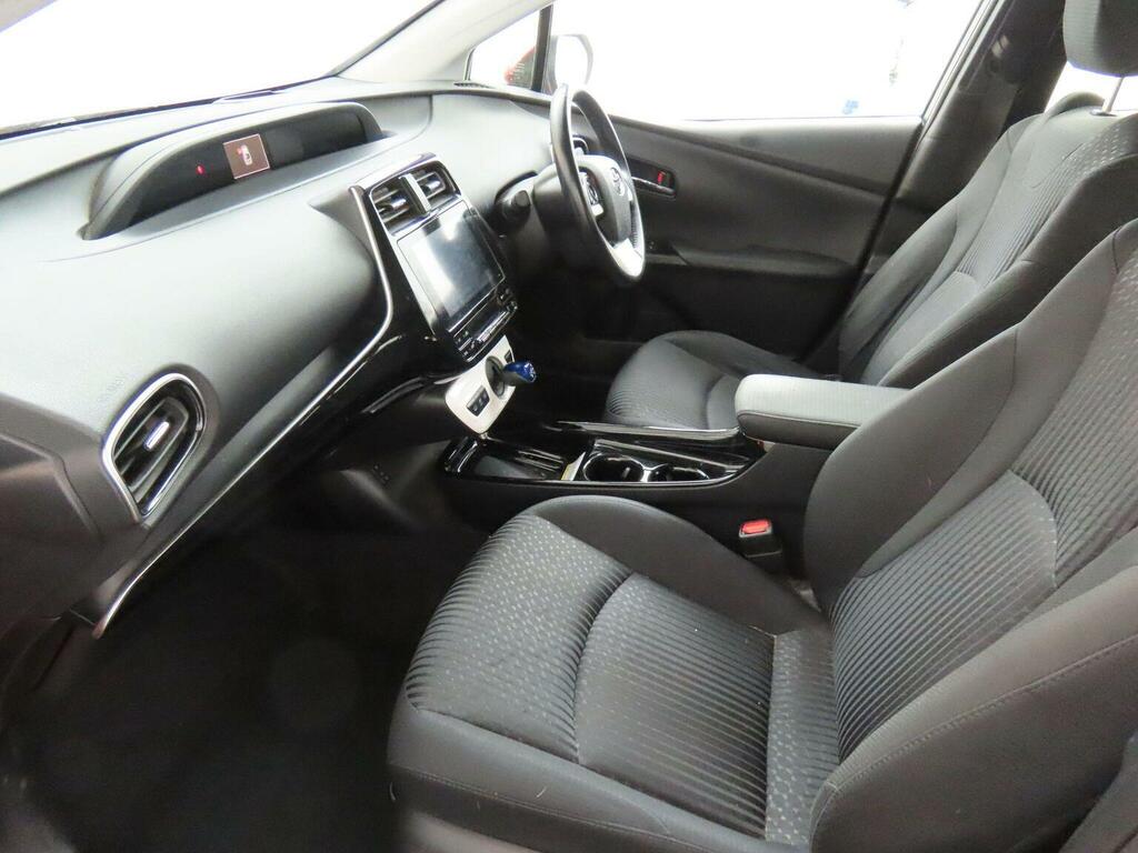 Toyota Prius+ Mpv White #9