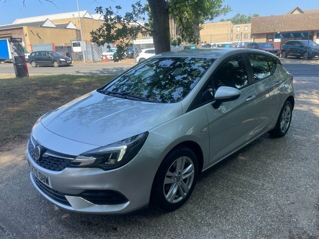 Vauxhall Astra 1.5 Turbo D Business Edition Nav Hatchback Die Silver #3
