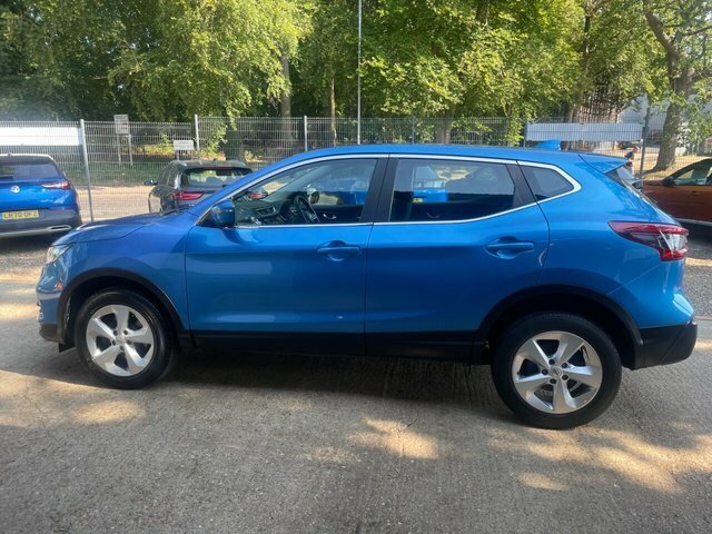 Nissan Qashqai 1.3 Dig-t Acenta Premium Suv Eur VL19GUK Blue #3