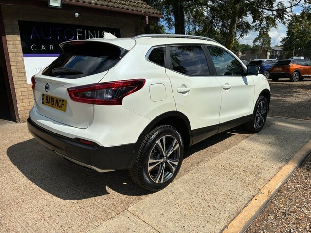 Nissan Qashqai 1.3 Dig-t N-connecta Suv Euro 6 BA19NCF White #6