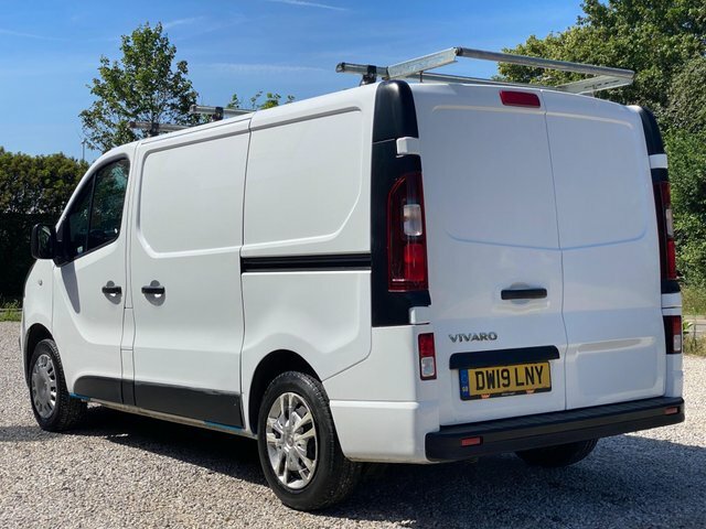 Vauxhall Vivaro Cdti 2700 Biturbo Ecotec DW19LNY White #3