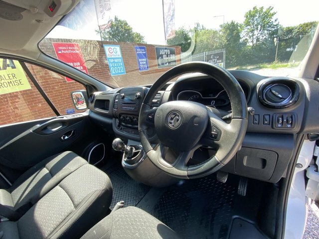 Vauxhall Vivaro Cdti 2700 Biturbo Ecotec DW19LNY White #6
