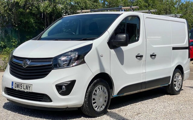 Vauxhall Vivaro Cdti 2700 Biturbo Ecotec DW19LNY White #2