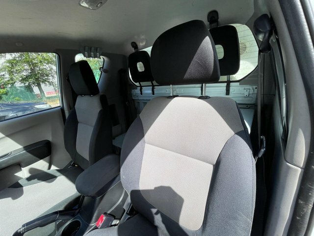 Mitsubishi L200  Black #13