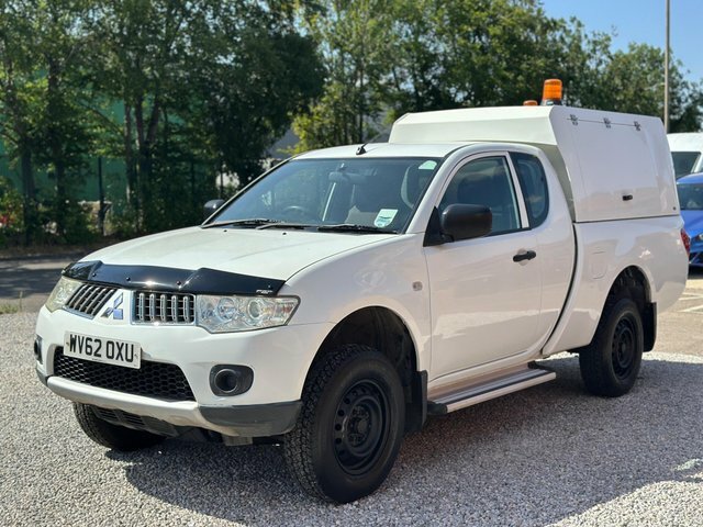 Mitsubishi L200 Di-d 4Life Club Cab White #2