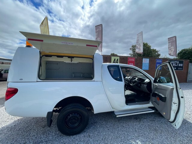 Mitsubishi L200  Black #15