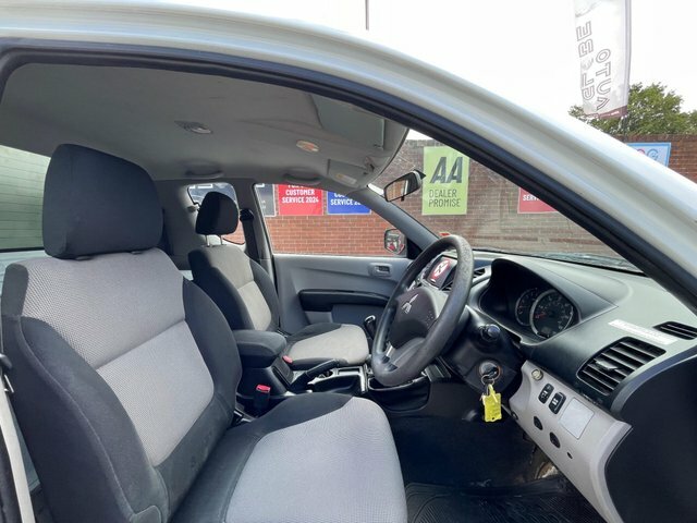 Mitsubishi L200  Black #11