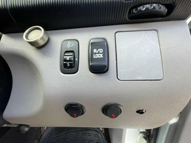 Mitsubishi L200  Black #37