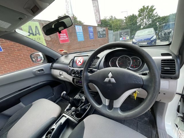 Mitsubishi L200  Black #6