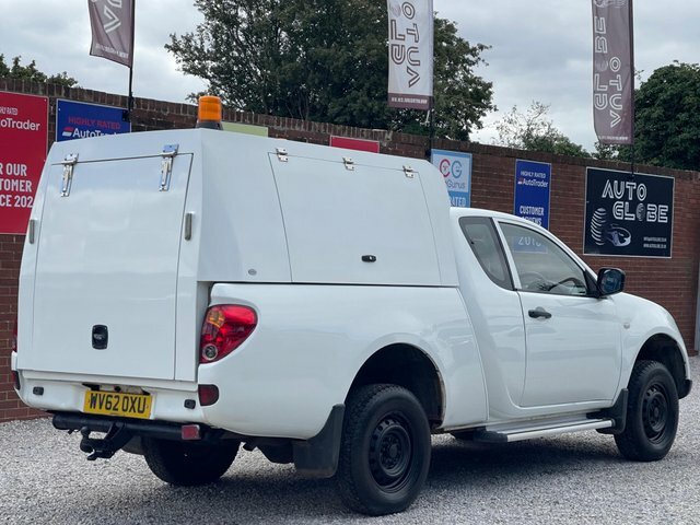 Mitsubishi L200  Black #4