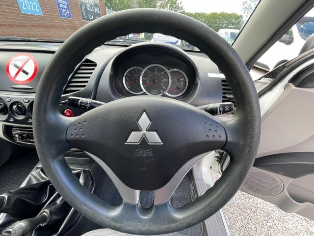 Mitsubishi L200  Black #10