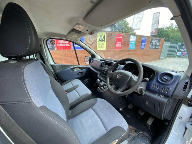 Vauxhall Vivaro Cdti 2900 Ecoflex L1 FM66EET White #2