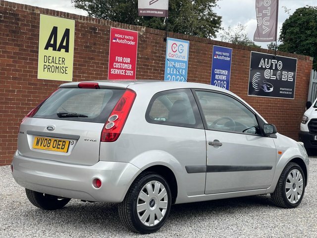Ford Fiesta Style Climate Silver #4