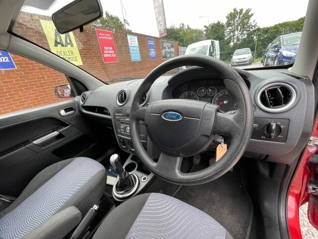 Ford Fusion Zetec Climate Red #6
