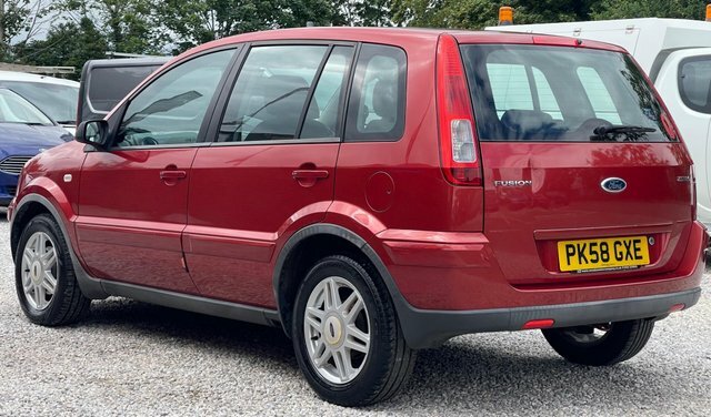 Ford Fusion Zetec Climate Red #4
