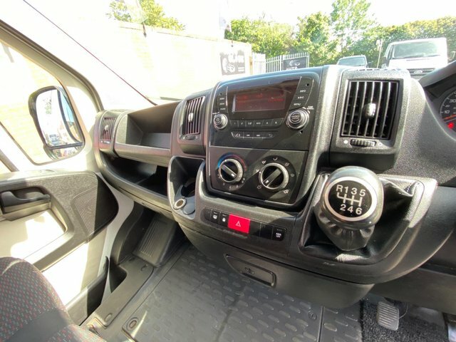 Peugeot Boxer 2.0 Bluehdi 333 Professional L1 H1 Air Con 2017 White #10