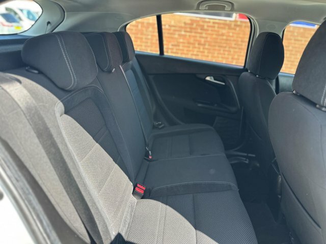 Fiat Tipo 1.6 Multijetii Lounge Estate Eur White #25