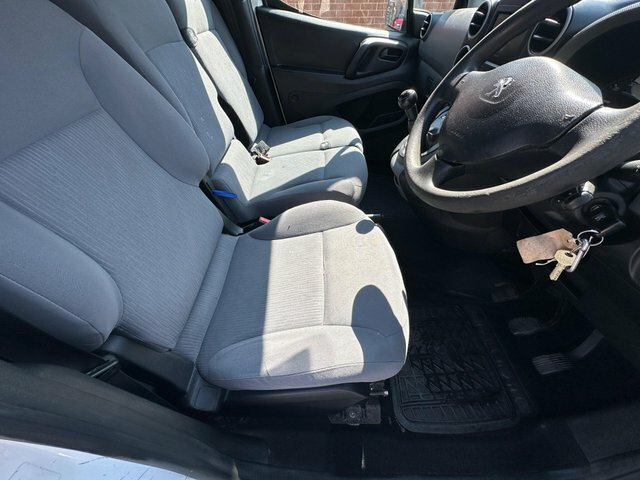 Peugeot Partner Ex.vat 2016 Peugeot Partner 1.6 Hdi Professional L Red #22