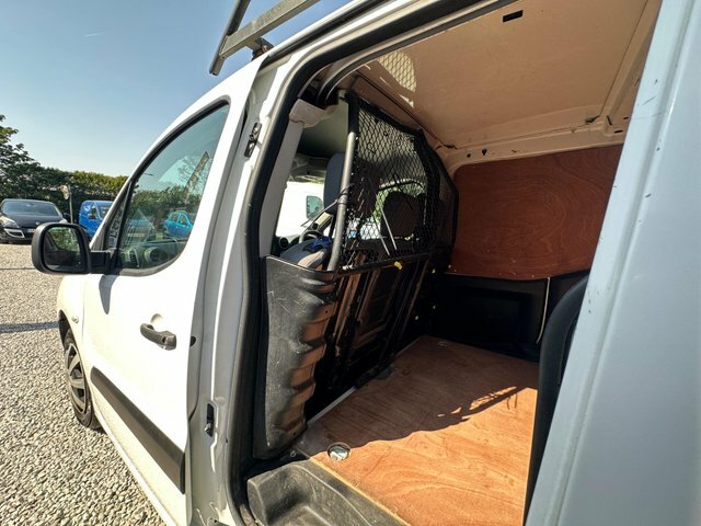 Peugeot Partner Ex.vat 2016 Peugeot Partner 1.6 Hdi Professional L Red #30