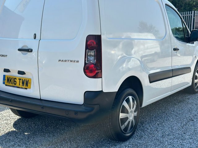 Peugeot Partner Ex.vat 2016 Peugeot Partner 1.6 Hdi Professional L Red #17