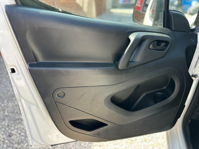 Peugeot Partner Ex.vat 2016 Peugeot Partner 1.6 Hdi Professional L Red #31