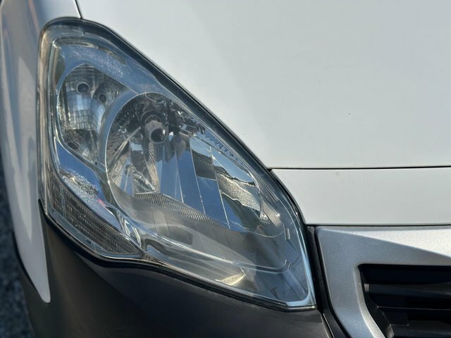 Peugeot Partner Ex.vat 2016 Peugeot Partner 1.6 Hdi Professional L Red #24