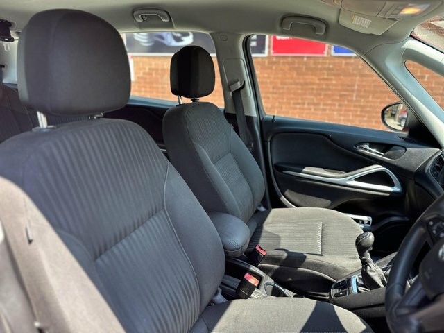 Vauxhall Zafira Tourer Zafira Tourer Energy T Black #23