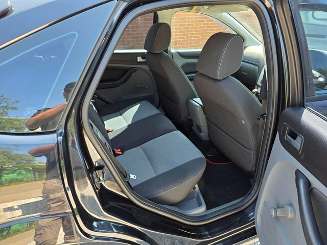 Ford Focus Zetec S Black #6