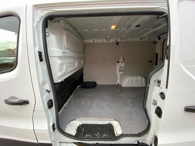 Renault Trafic Diesel White #32