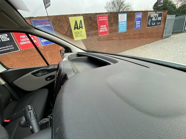 Renault Trafic Diesel White #42
