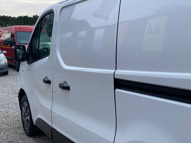 Renault Trafic Diesel White #34