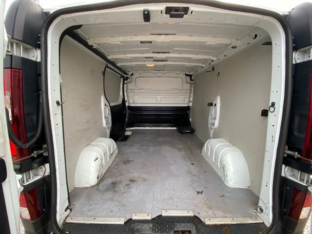 Renault Trafic Diesel White #14