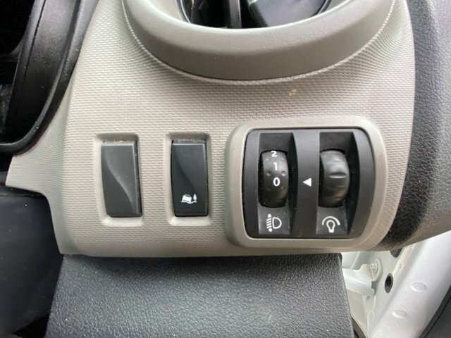 Renault Trafic Diesel White #27