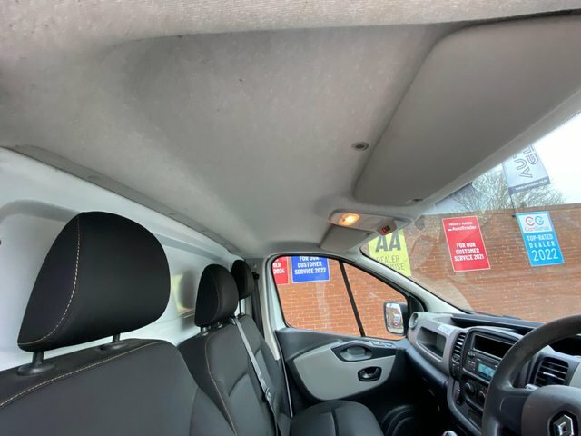 Renault Trafic Diesel White #35