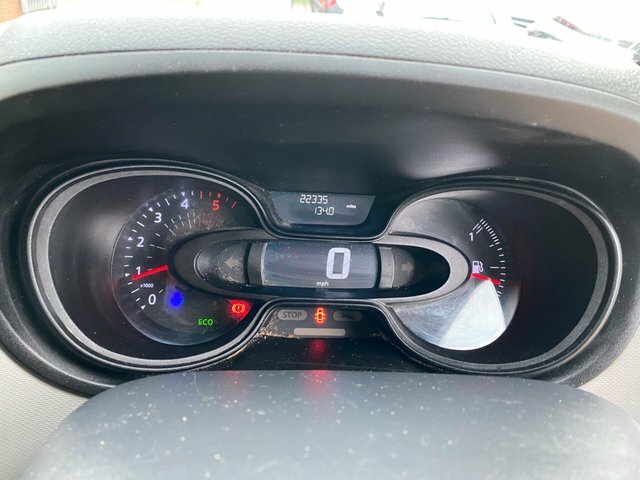 Renault Trafic Diesel White #11