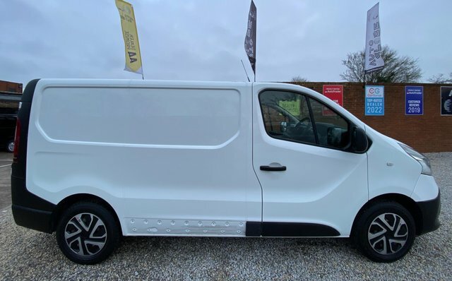 Renault Trafic Diesel White #9