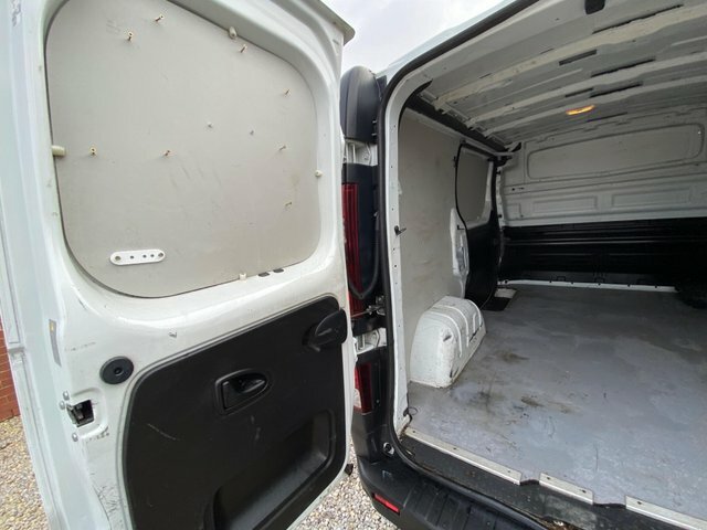 Renault Trafic Diesel White #23