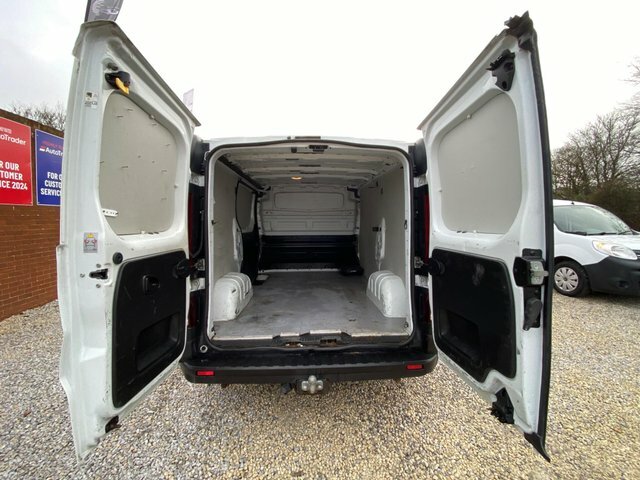 Renault Trafic Diesel White #12