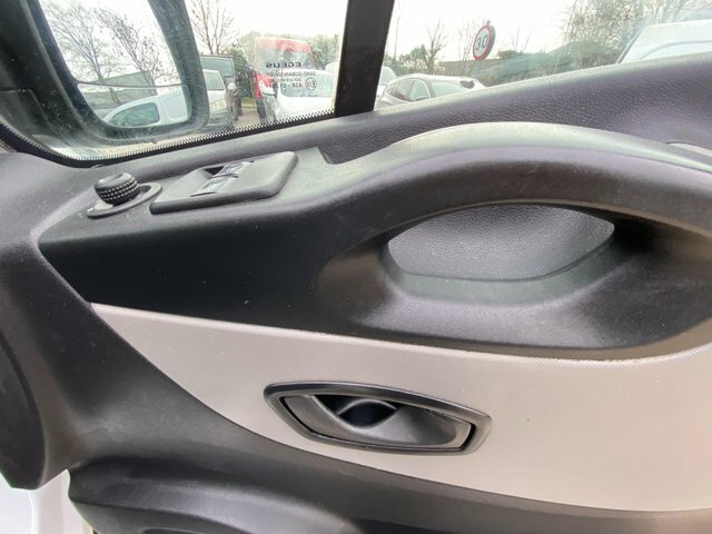 Renault Trafic Diesel White #19
