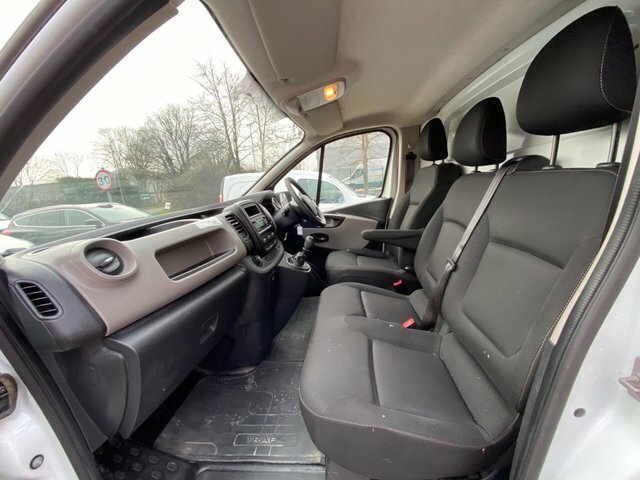 Renault Trafic Diesel White #20