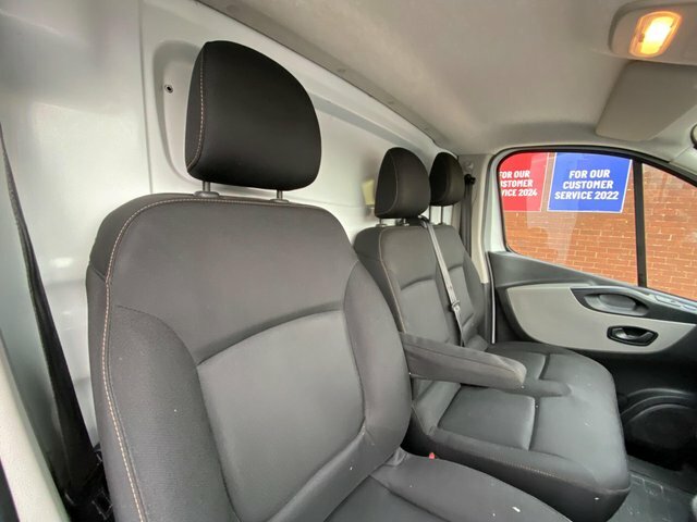 Renault Trafic Diesel White #7