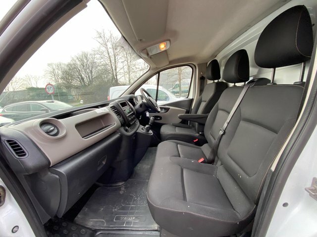 Renault Trafic Diesel White #26