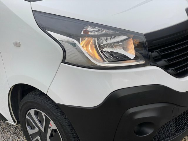 Renault Trafic Diesel White #31