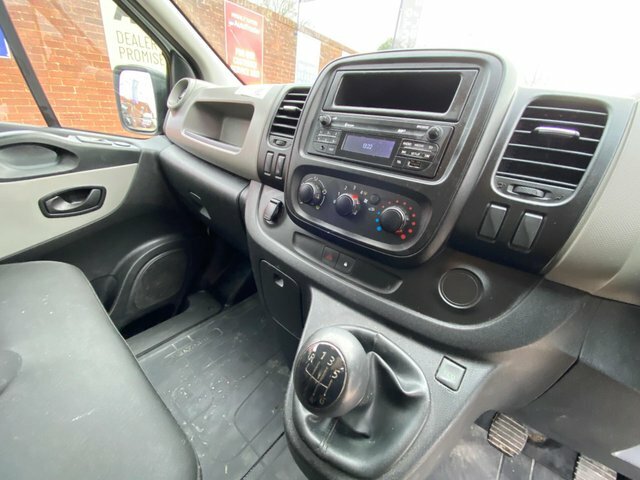 Renault Trafic Diesel White #44
