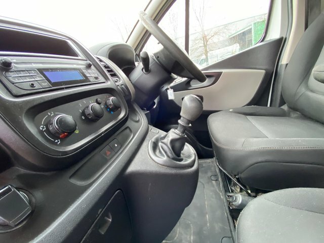 Renault Trafic Diesel White #47