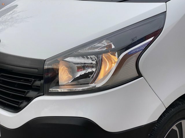 Renault Trafic Diesel White #25