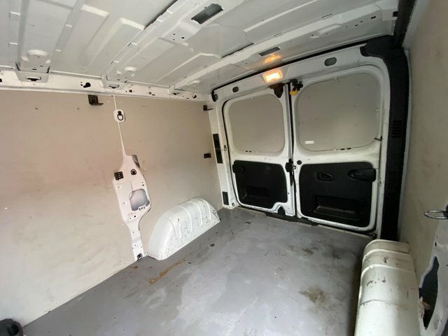 Renault Trafic Diesel White #33