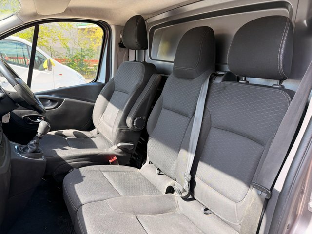 Vauxhall Vivaro Panel Van White #26