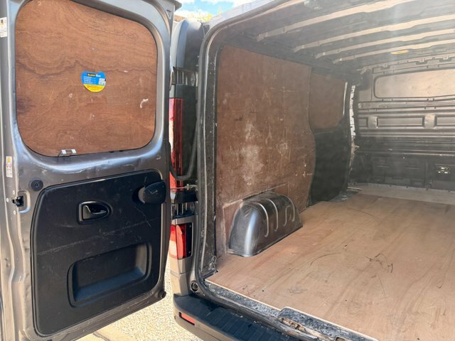 Vauxhall Vivaro Panel Van White #32