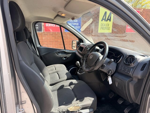 Vauxhall Vivaro Cdti 2900 Biturbo Ecotec Grey #4